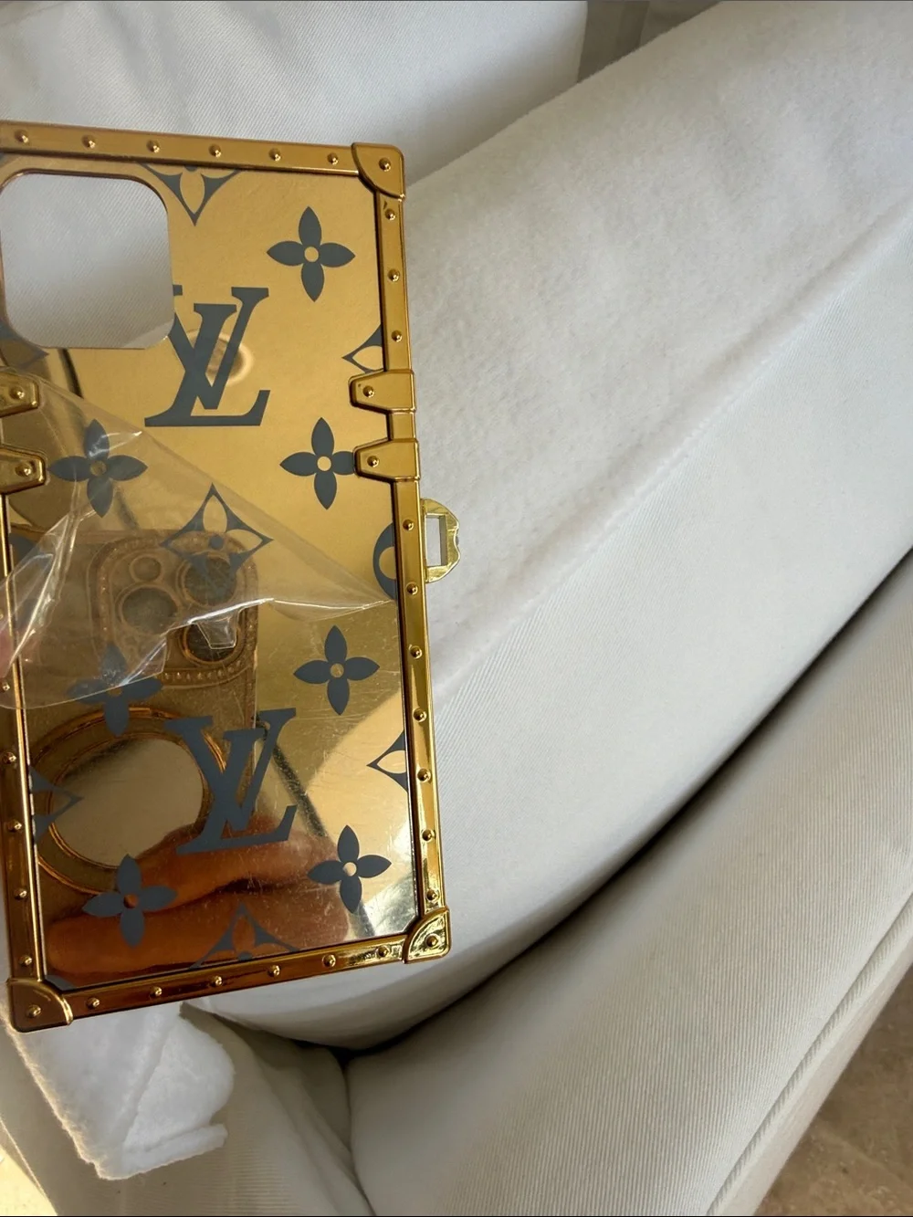 N/A stylish gold